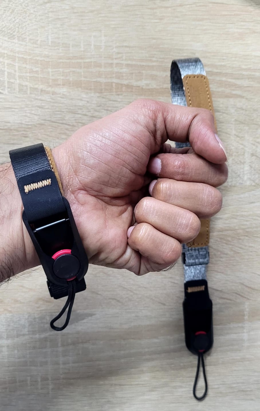Kamron Premium Magnetic Hand Strap – Secure Grip, Sleek Style