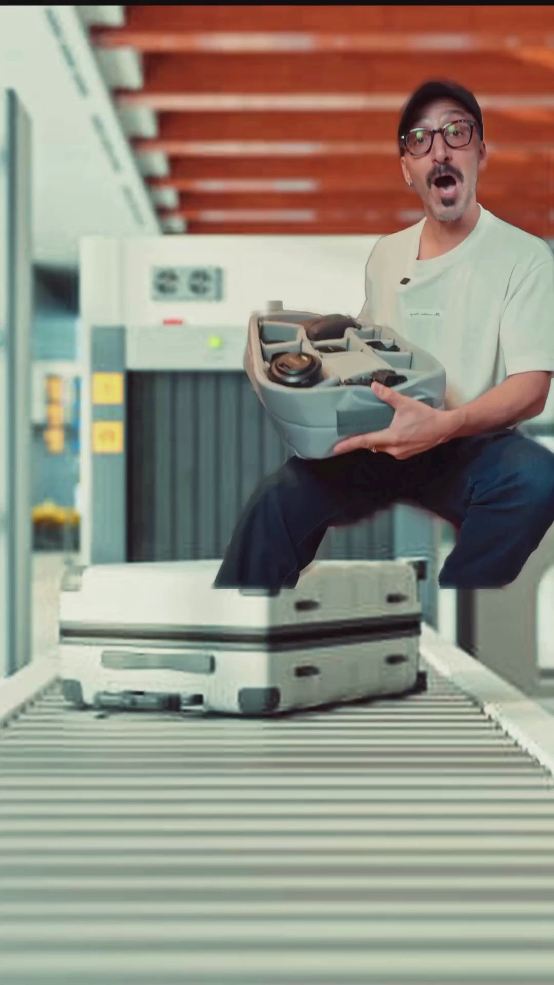 Load video: Kamron T-3 Trolley Backpack with Extension